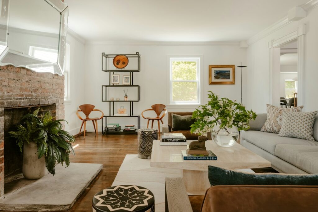 A Beginner’s Guide to Mixing Home Decor Without Making It Look Cluttered